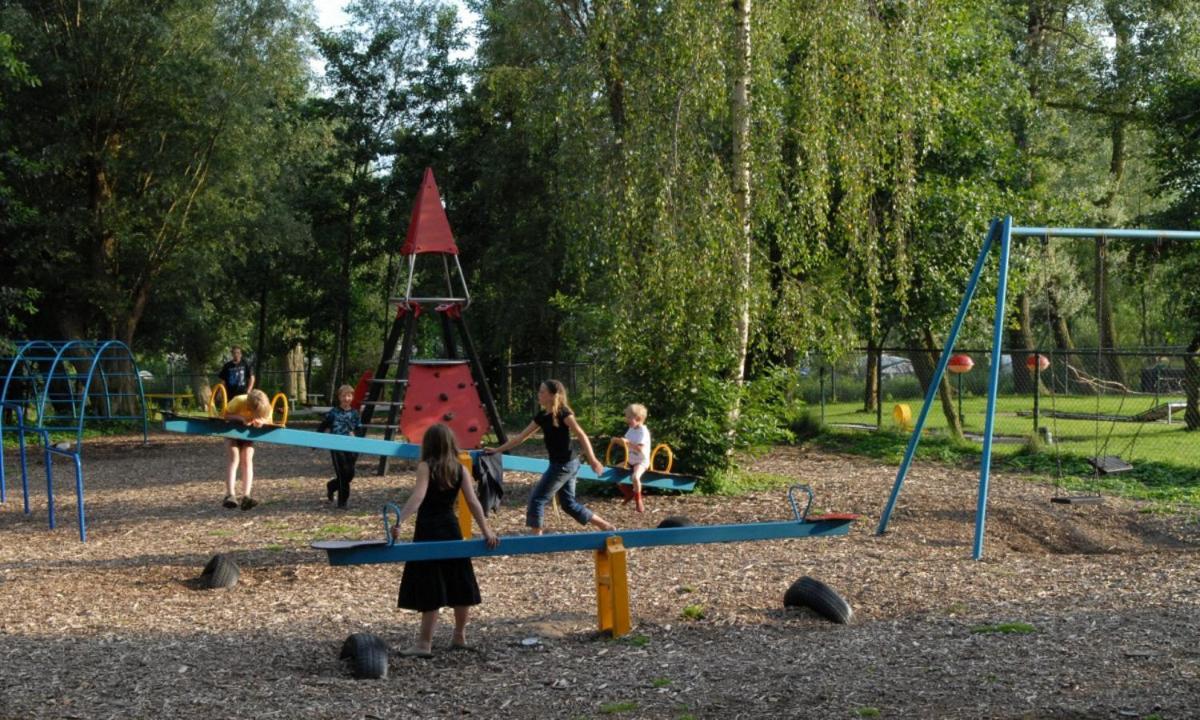 Us Twadde Plakje Op Vakantiepark Bergumermeer Suameer Esterno foto